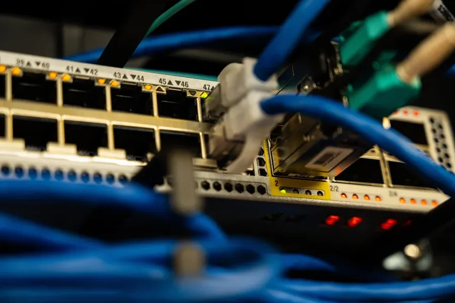 Hosting SSD NVMe - jak wykorzystać go do tworzenia szybkich i stabilnych stron internetowych?